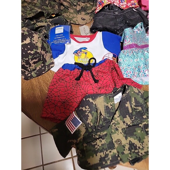 Build-A-Bear BAB Large Lot of Misc Clothes & Accessories Hello Kitty Army - Picture 9 of 11